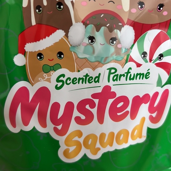 Squishmallows 8" Christmas Mystery Squad Blind Bag - Picture 3 of 3